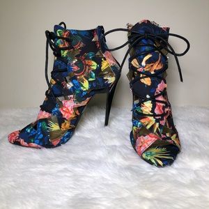 Floral print laced heels